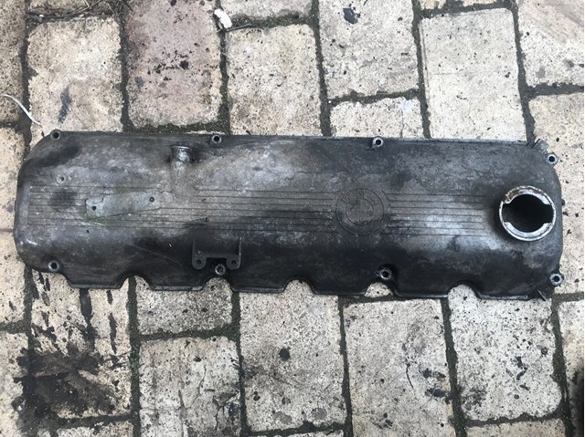 Кришка клапанів 11121713116 BMW
