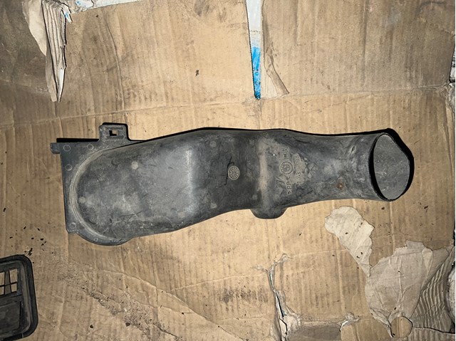 Повітроприймач 12311735708 BMW