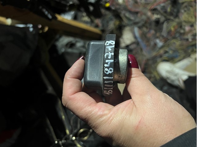 Пробка паливного бака 16111184718 BMW
