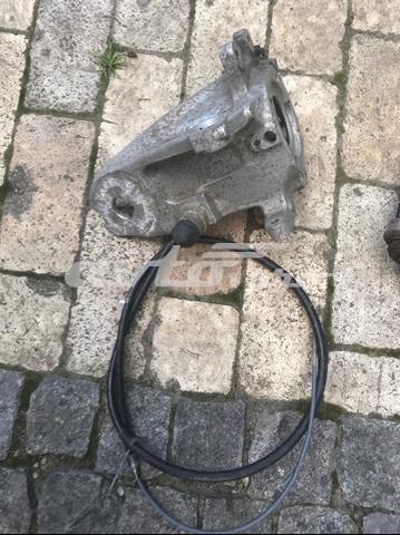 Цапфа поворотна ліва 33321093655 BMW