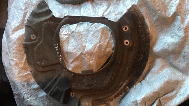 Захист гальмівного диска, переднього, правого 34116781128 BMW