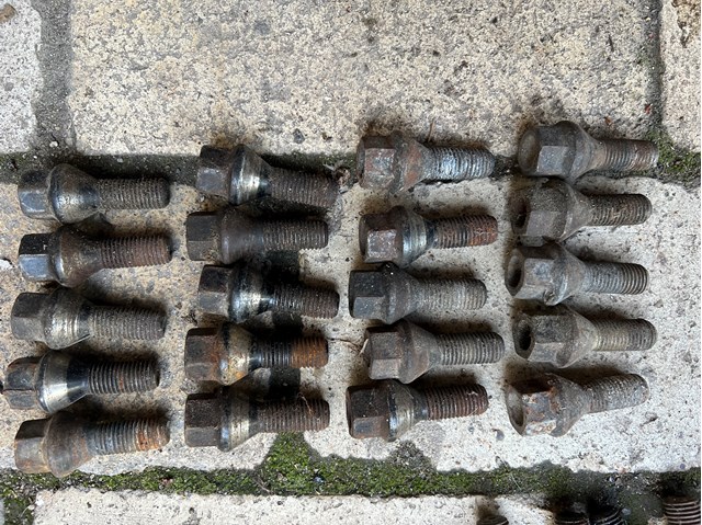 Болти колісні 36136781150 BMW