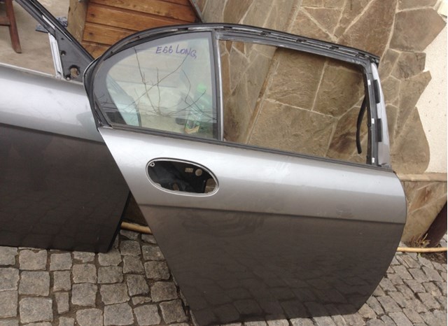 Двері задні в зборі 41527202090 BMW