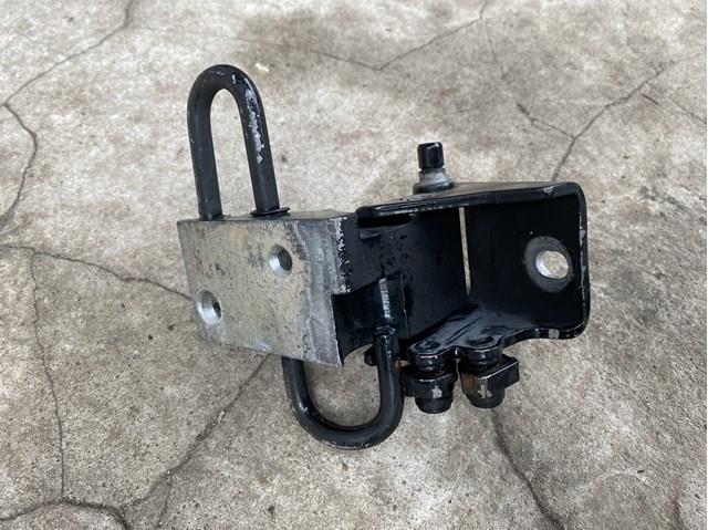 Завіса дверей задніх правих 7L0833412A VAG