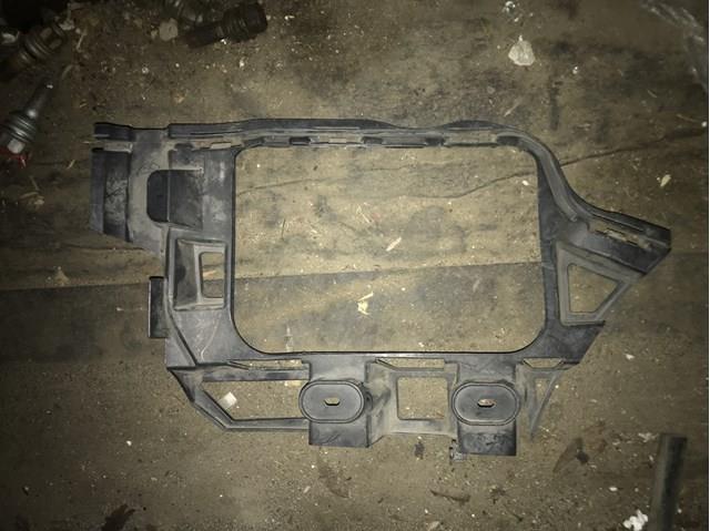 Кронштейн бампера заднього, лівий 7P6807393 VAG