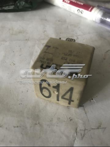 Реле електробензонасосу 8E0951253 VAG