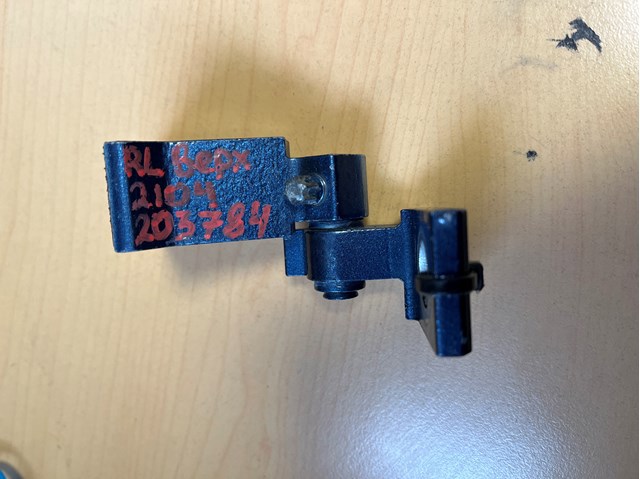 Петля задніх правих дверей 8K0831402H VAG