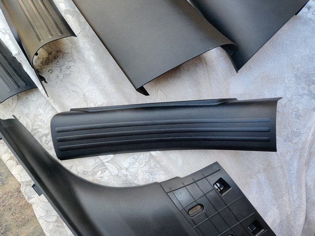 Накладка дверного порогу внутрішня, задня права 1UD22DX9AD CHRYSLER