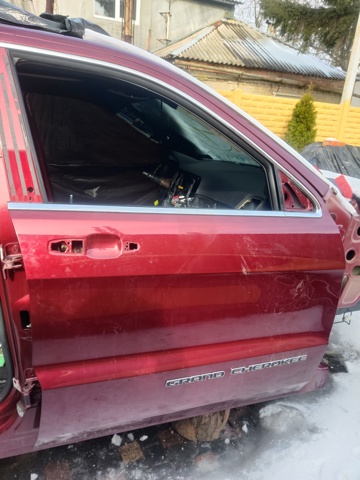 Пасажирські передні двері 55113638AB CHRYSLER