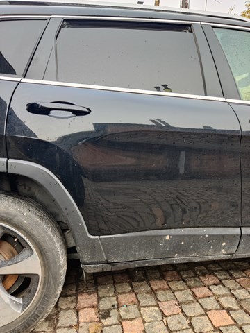 Скло задньої двері правої 68104622AB CHRYSLER