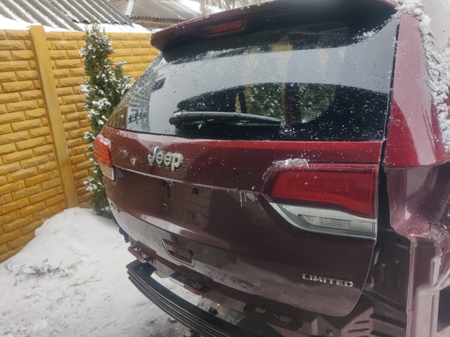 П'яті двері 68154524AA CHRYSLER