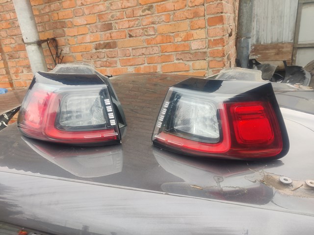 Задній лівий зовнішній ліхтар 68275959AF CHRYSLER