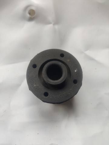 Подушка радіатору нижня L1MZ8124A FORD