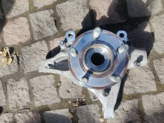 Підшипник в зборі з маточиною передній LJ9C2C300A4E FORD