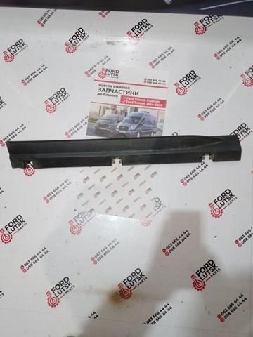 Накладка зовнішня (молдинг) порога, передня права BK31V10154AF5CND FORD