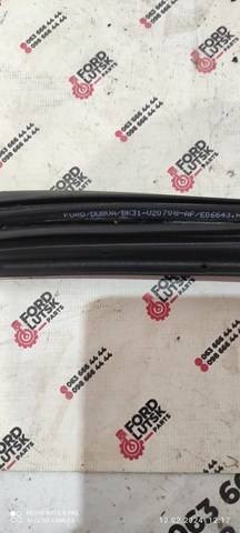 Ущільнювач двері передньої правої (на кузові) KK31V20708CA FORD
