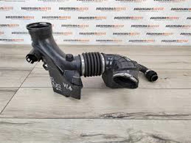 Кришка клапанна 13718573994 BMW