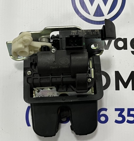 Замок багажника 5NN827505 VAG