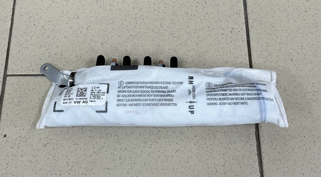 Подушка безпеки AIRBAG спинки сидіння, правого 5NN880242D VAG