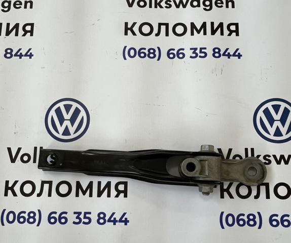 Опора двигуна задня Ауді Ку 3