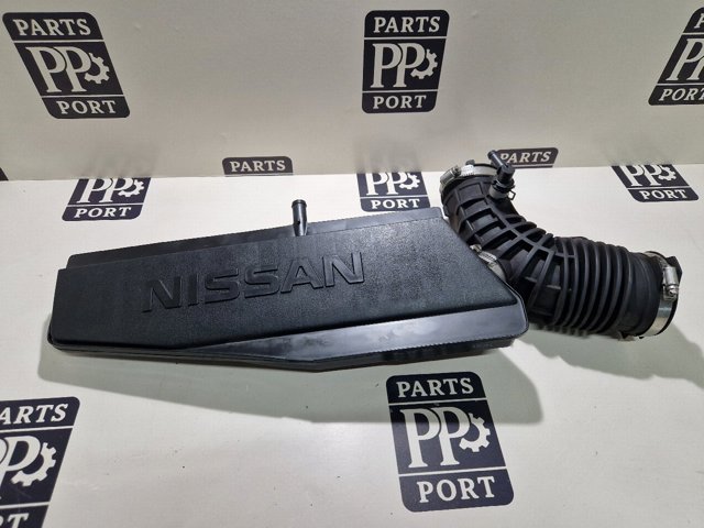 Патрубок повітряний, вихід повітряного фільтра 165786RC1B NISSAN