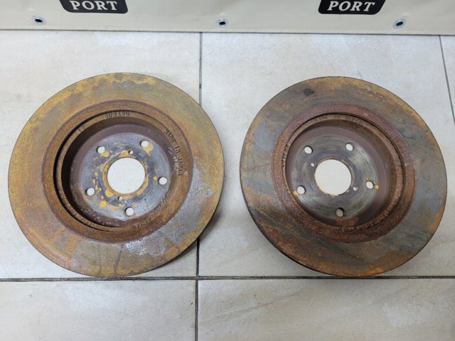 Диск заднього гальма 26700AL010 SUBARU