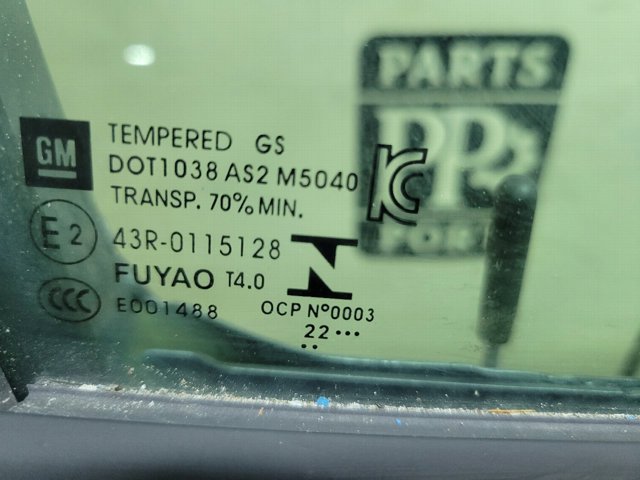 Пасажирські передні двері 42613079 GM