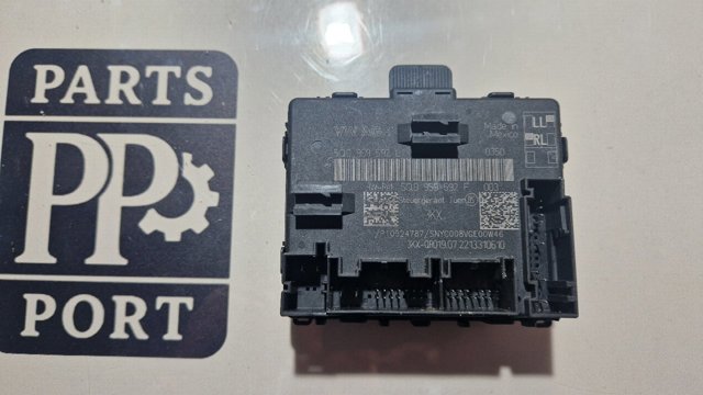 Блок комфорту передніх дверей 5Q0959592L VAG