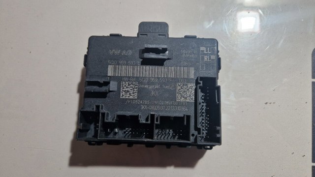 Блок комфорту передніх дверей 5Q0959593L VAG