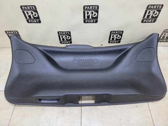 Оббивка багажника 5UN06DX9AC CHRYSLER