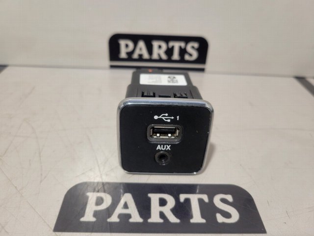 USB-розгалужувач 5XG28DX9AD CHRYSLER