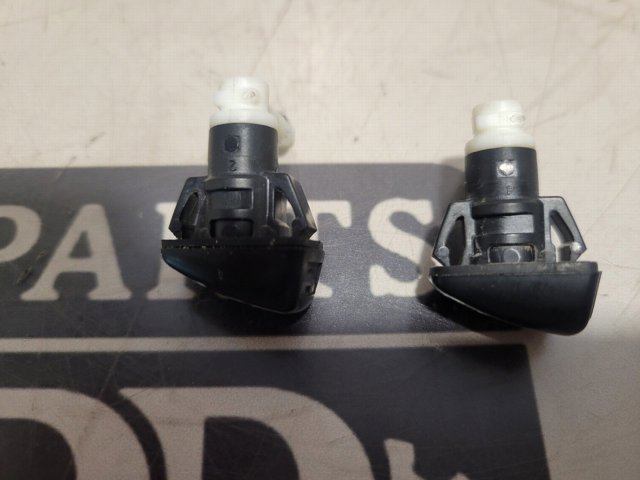 Сопло омивача лобового скла 68102968AB CHRYSLER