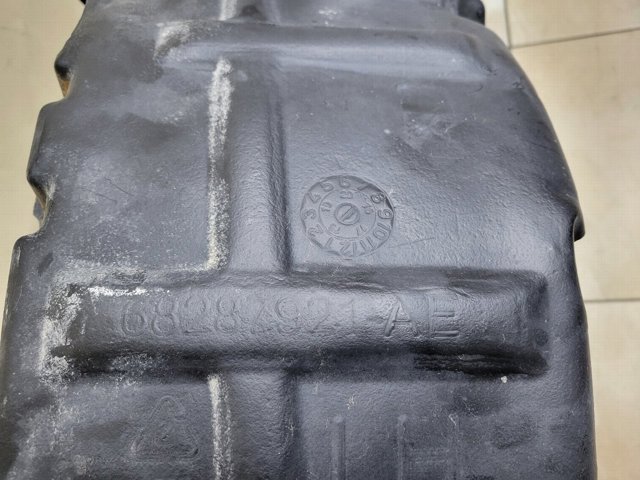 Підкрилок заднього крила, лівий 68287921AE CHRYSLER