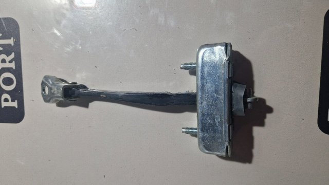 Обмежувач відкриття дверей, задній правий 6863006152 TOYOTA