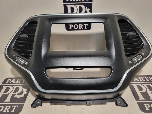 Решітка повітроводу 6AS061Z6AB CHRYSLER