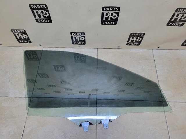Скло пасажирських дверей 803006RR1A NISSAN