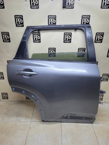 Двері пасажирські задні праві 821006RR0B NISSAN
