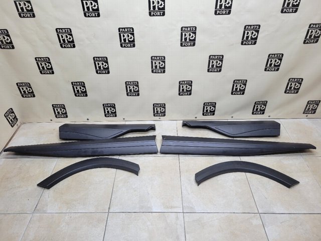 Накладка задніх правих дверей, нижня 828706RA0A NISSAN