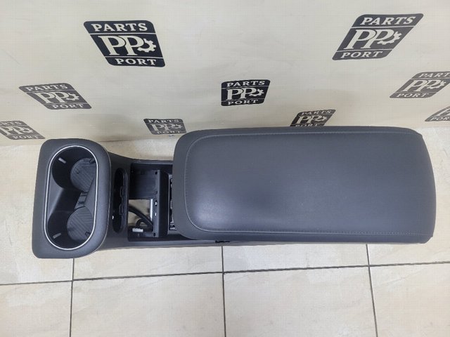 Підлокітник центральній консолі 84660GI000NNB HYUNDAI