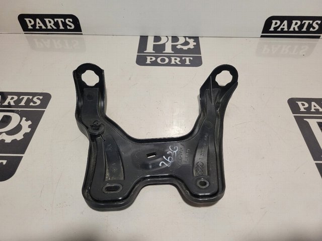 Кріплення розширювального бачка 8W0121232L VAG