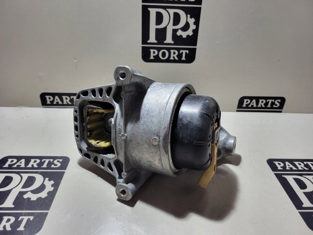 Ліва подушка двигуна 8W0199371CQ VAG