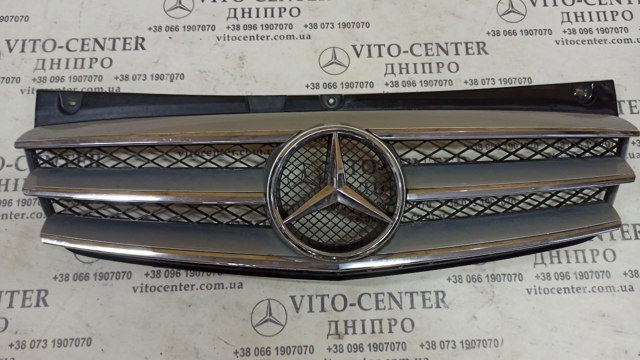 Решітка радіатора 6398800083 MERCEDES