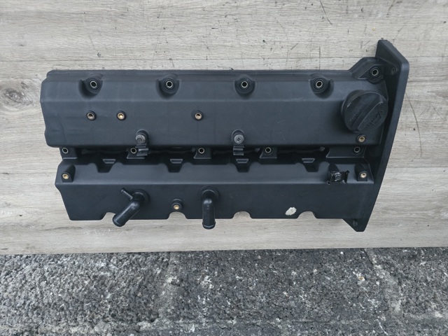 Кришка двигуна 224104X800 HYUNDAI