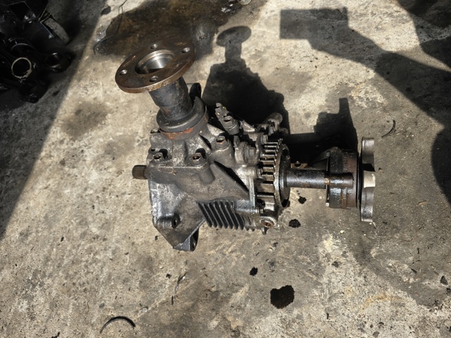Коробка роздавальна 331008H510 NISSAN