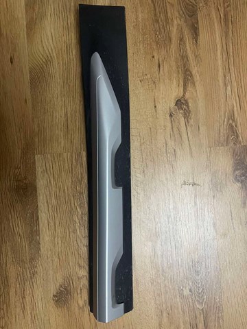 Молдинг задніх правих дверей, нижній 51138499212 BMW