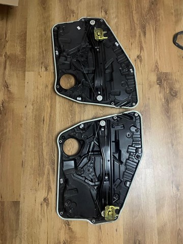 Механізм склопідйомника двері задньої, правої 51357498150 BMW