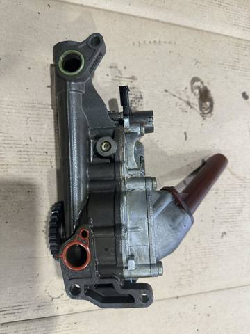 Помпа масляна A2701800700 MERCEDES