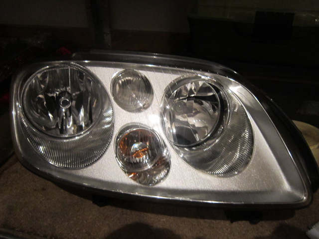 Фара комбінована, передня 1T0941006F VAG