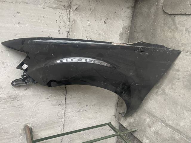 Ліве переднє крило 5220F113 MITSUBISHI