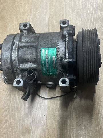 Насос кондиціонера 8200040681 RENAULT